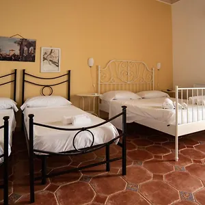 marchese-house.catania-hotels.net/